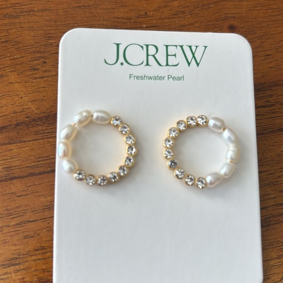 NWT J. Crew Gold Circle Fresh Water Pearl Stud Earrings - Picture 2 of 5